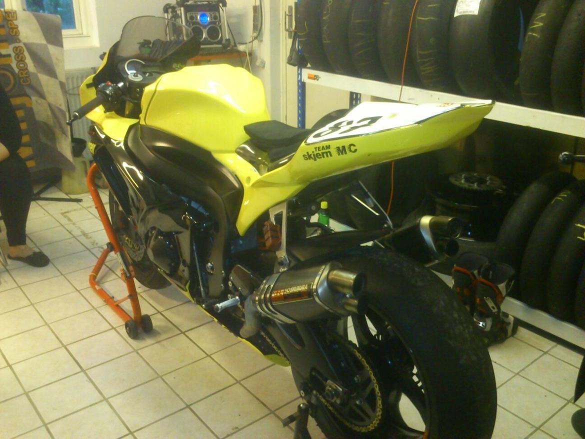 Suzuki GSXR 1000 K9 Superbike billede 6