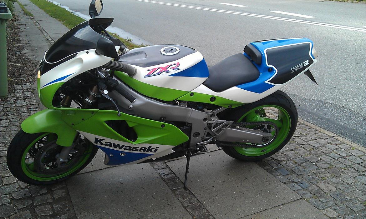 Kawasaki ZXR 750 K ( 900 ccm )"solgt" billede 6