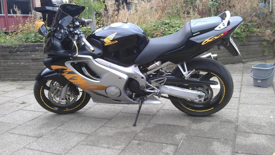 Honda CBR 600 F4 billede 9