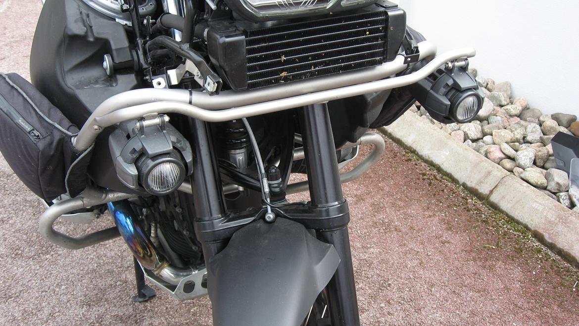 BMW R1200 GS Adventure - Fronten fjernet, så ekstra beskyttelse af oliekøleren kan monteres billede 17