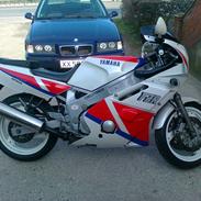 Yamaha fzr600