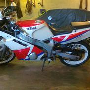 Yamaha fzr600