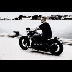 Harley Davidson Wishbone Bobber