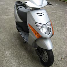 Honda SCV 100 Lead