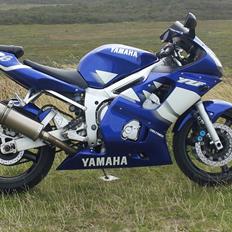 Yamaha R6