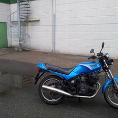 Yamaha XS 400