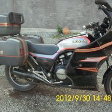 Honda vf 750 sport