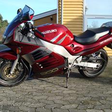 Suzuki RF 900 R