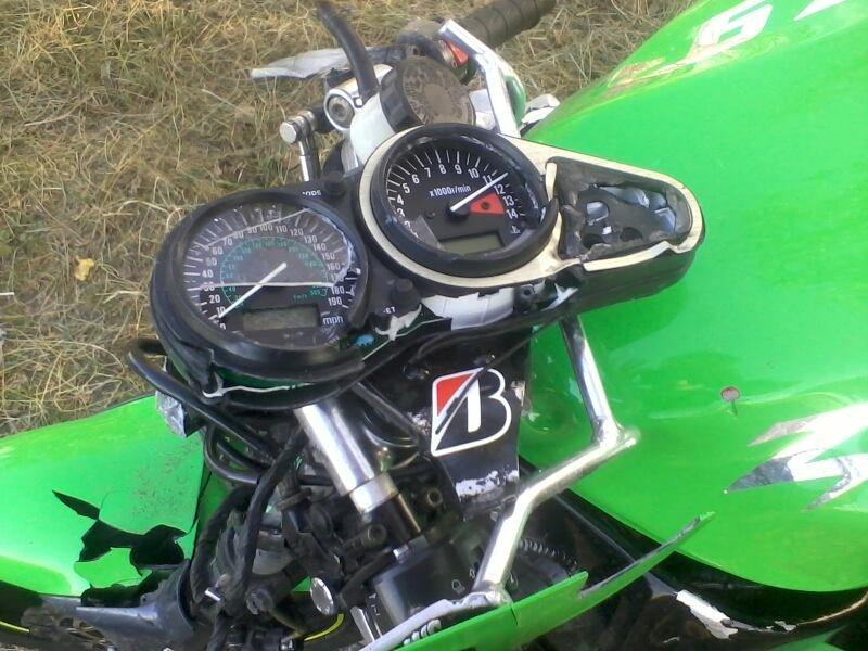 Kawasaki ZX9R billede 10