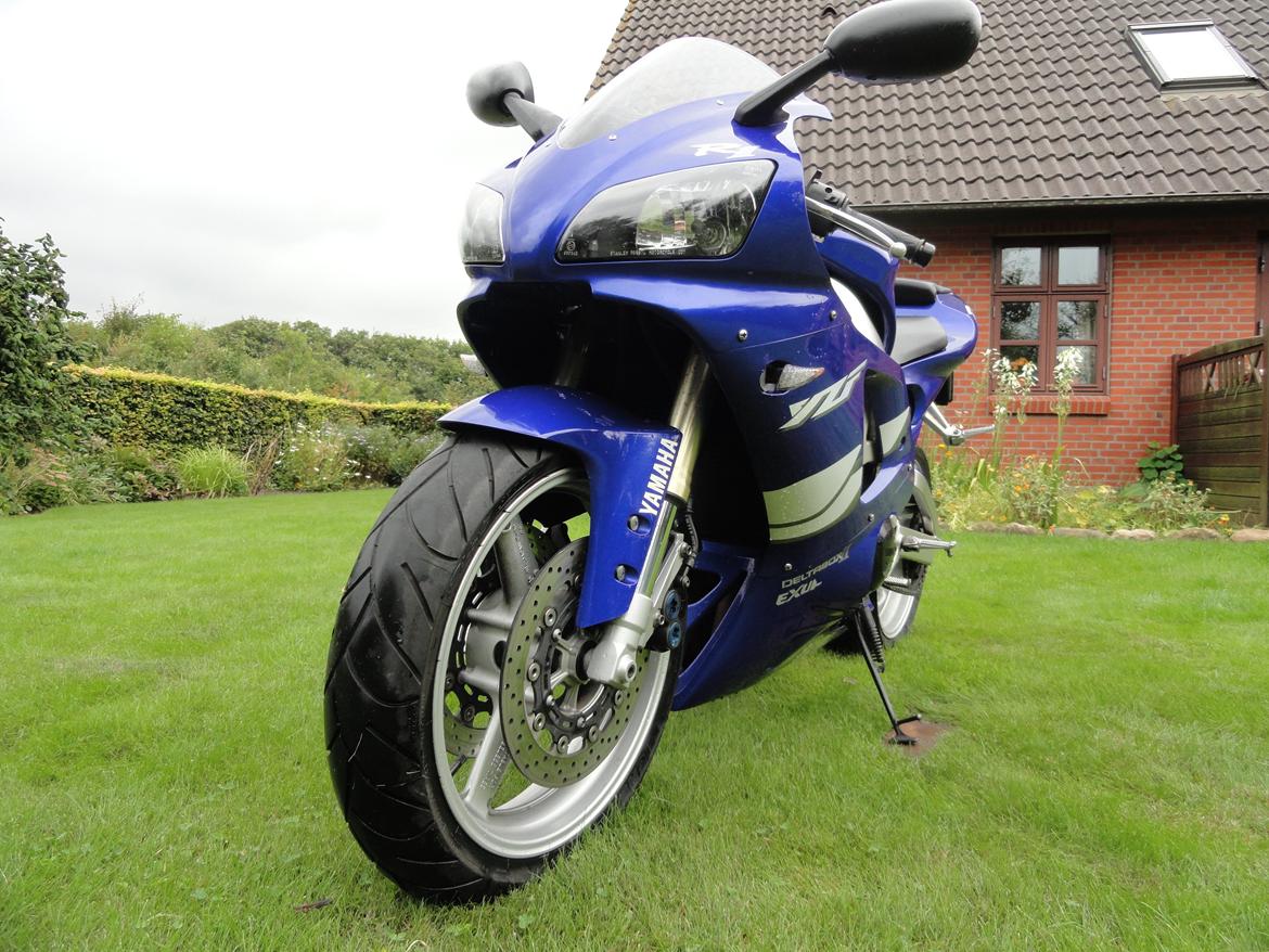 Yamaha R1 billede 11