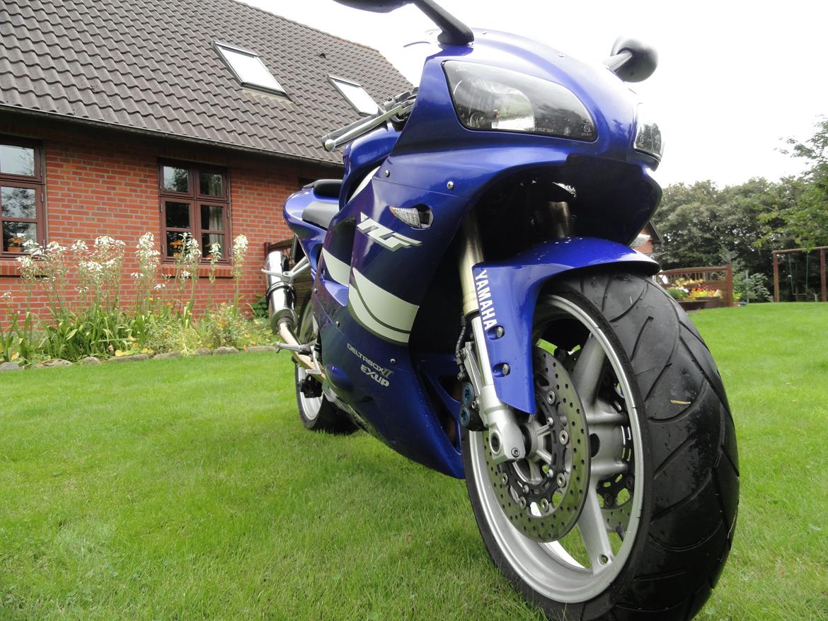 Yamaha R1 billede 12