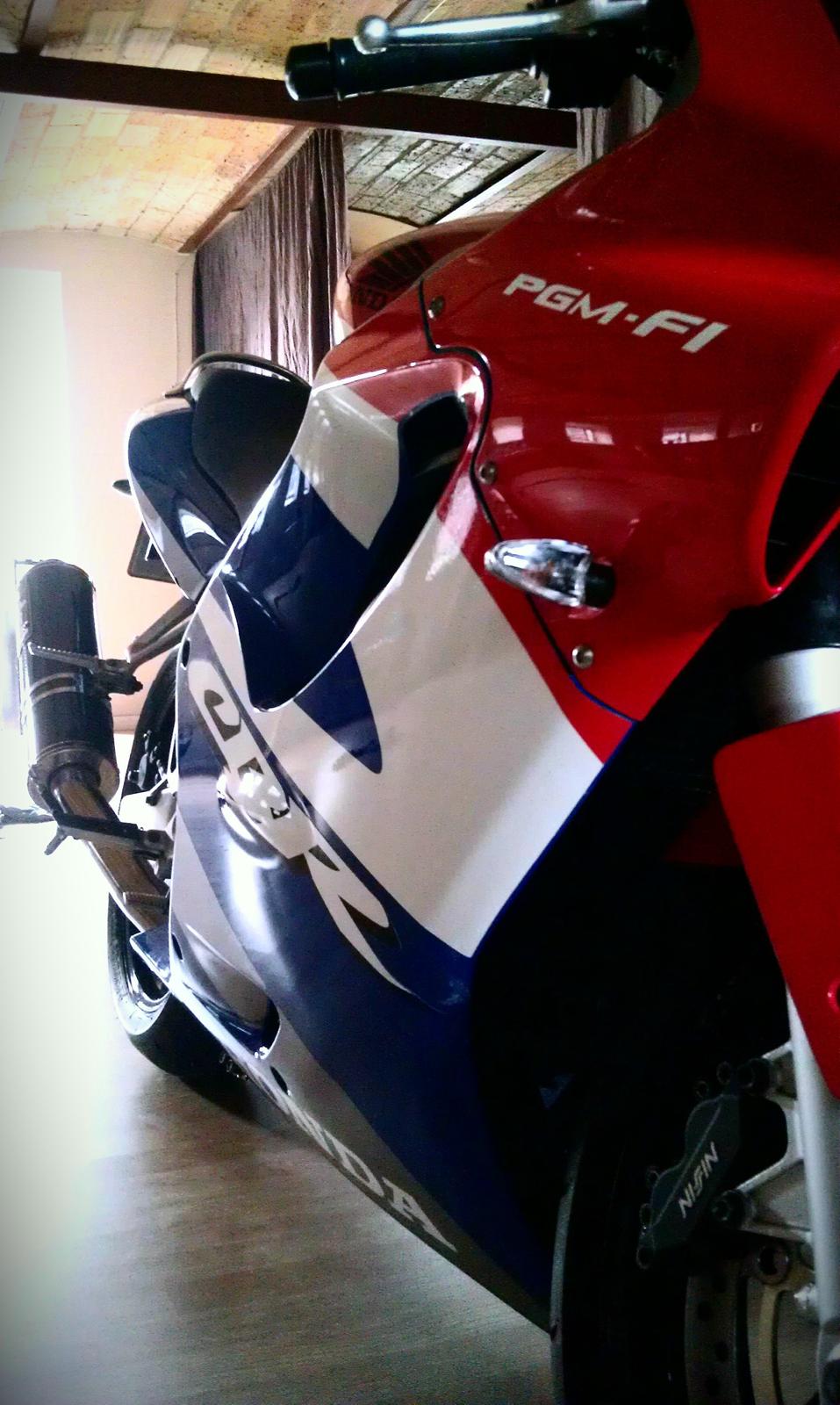 Honda CBR 600 F4 Sport billede 2