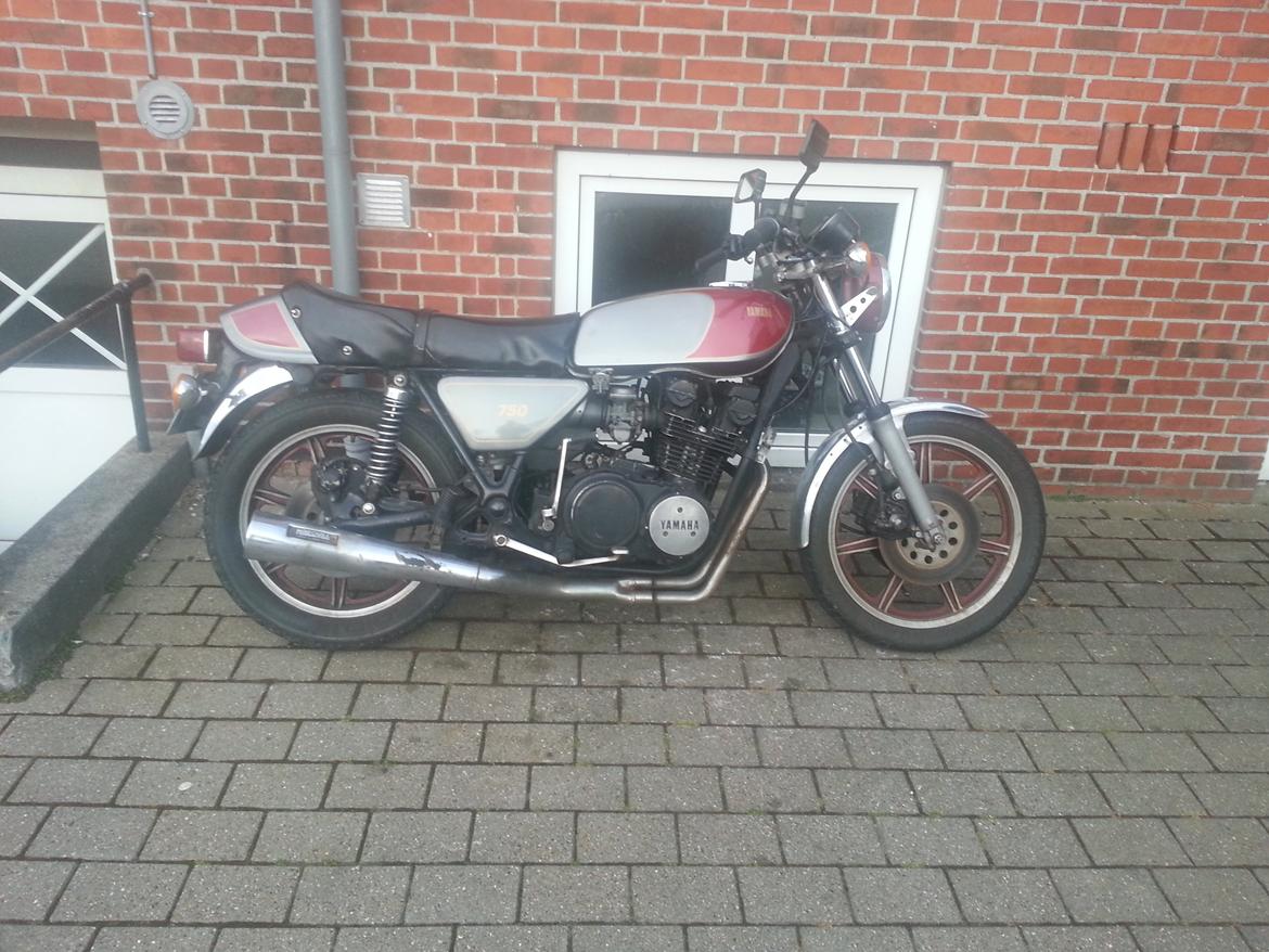 Yamaha xs 750 billede 1