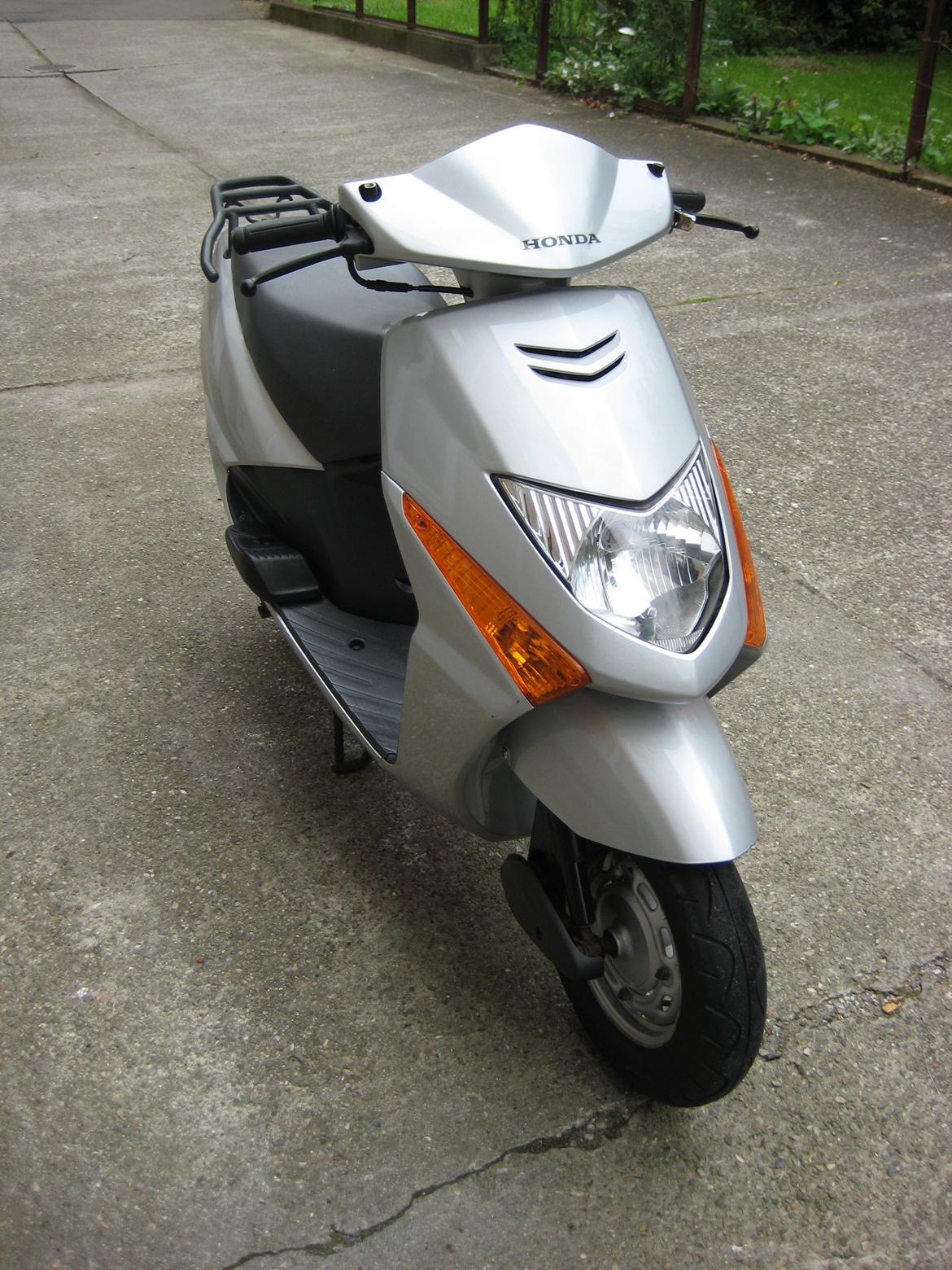 Honda SCV 100 Lead billede 2