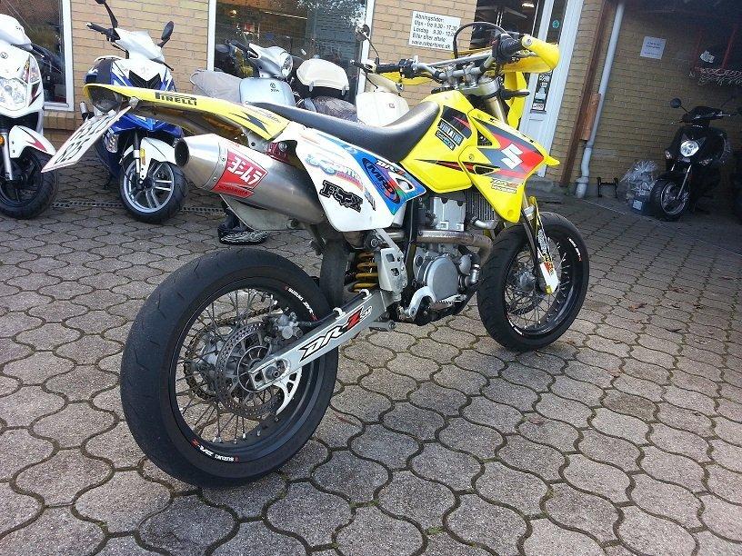 Suzuki Drz400SM billede 1