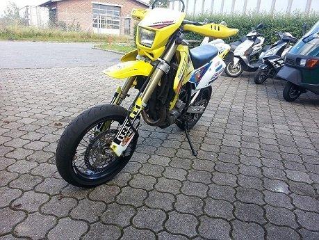 Suzuki Drz400SM billede 2