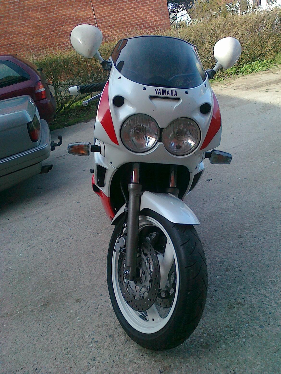 Yamaha fzr600 billede 3