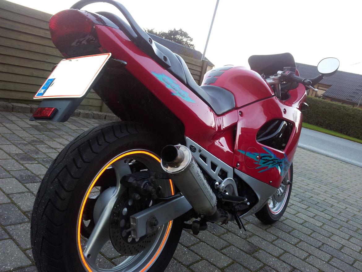 Suzuki Gsx 600 F (kantana) billede 3