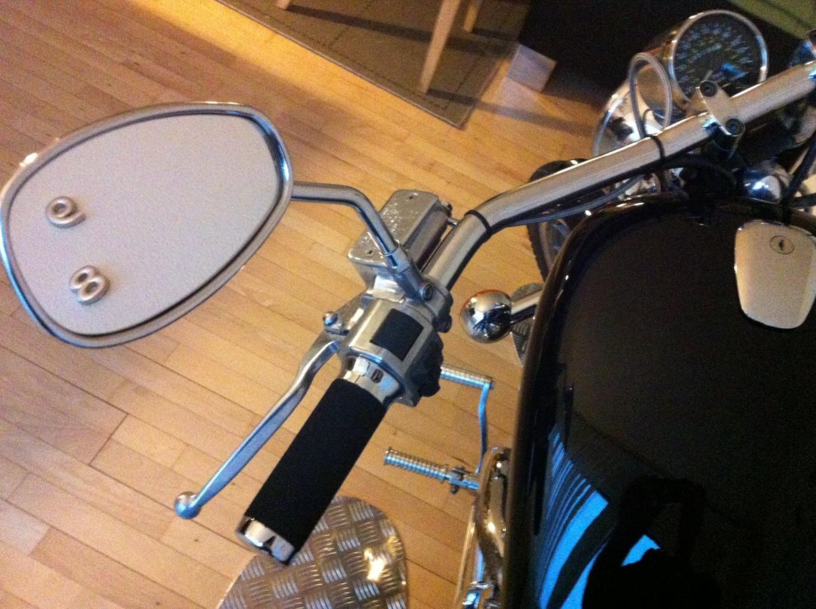 Suzuki Intruder VS 700 billede 12