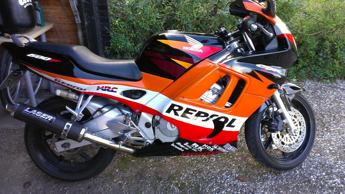 Honda CBR600F billede 17