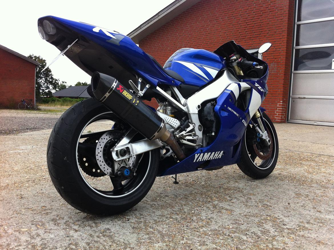 Yamaha R1 billede 2