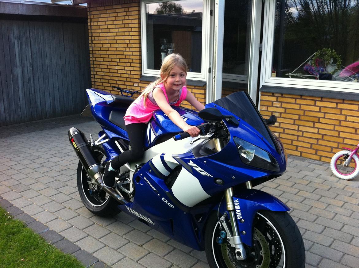 Yamaha R1 billede 20