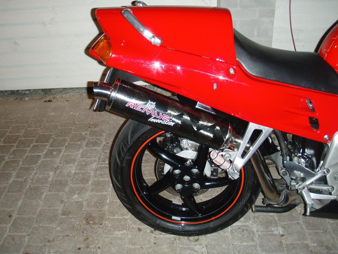 Honda VFR 750 RC36-ll - Back seat cowl med udfræsninger til håndgreb billede 3
