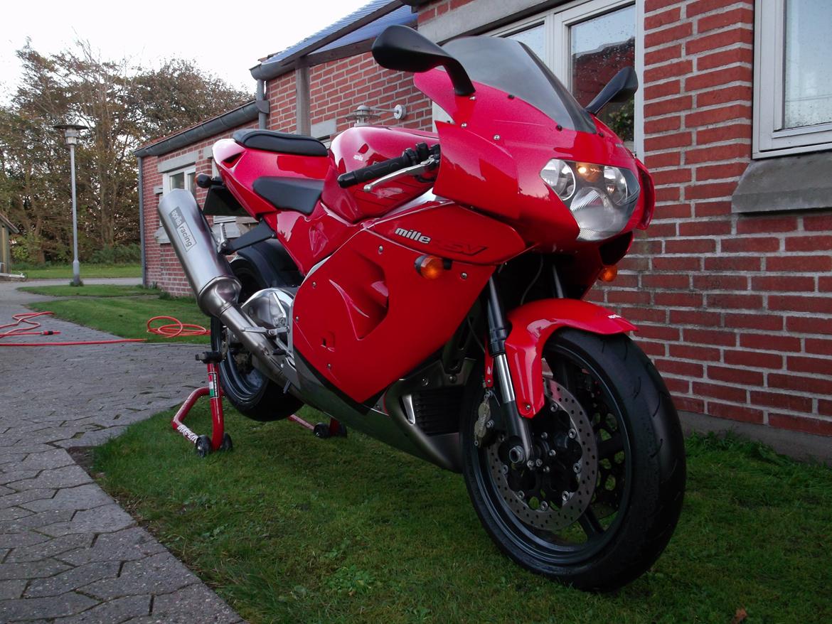 Aprilia RSV 1000 MILLE billede 2