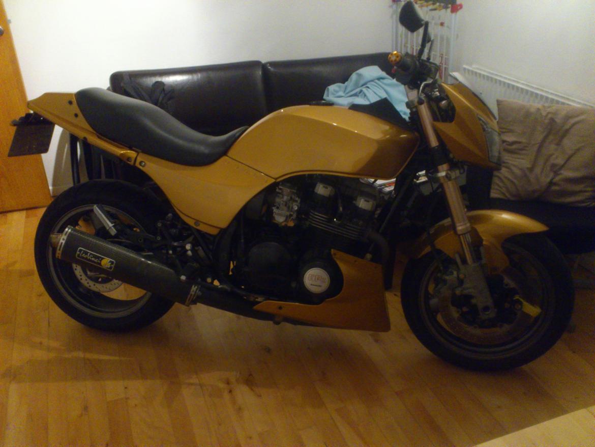 Kawasaki gpz 750 UT Streetfighter - I stuen billede 16