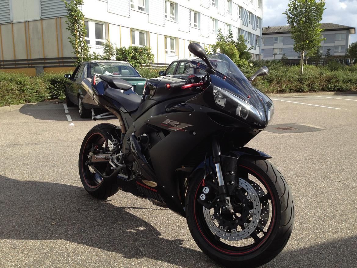 Yamaha R1 billede 2