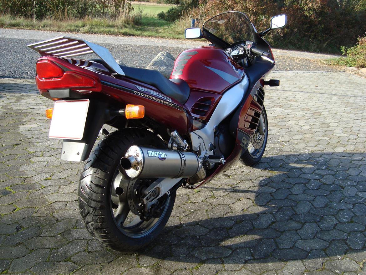 Suzuki RF 900 R billede 4