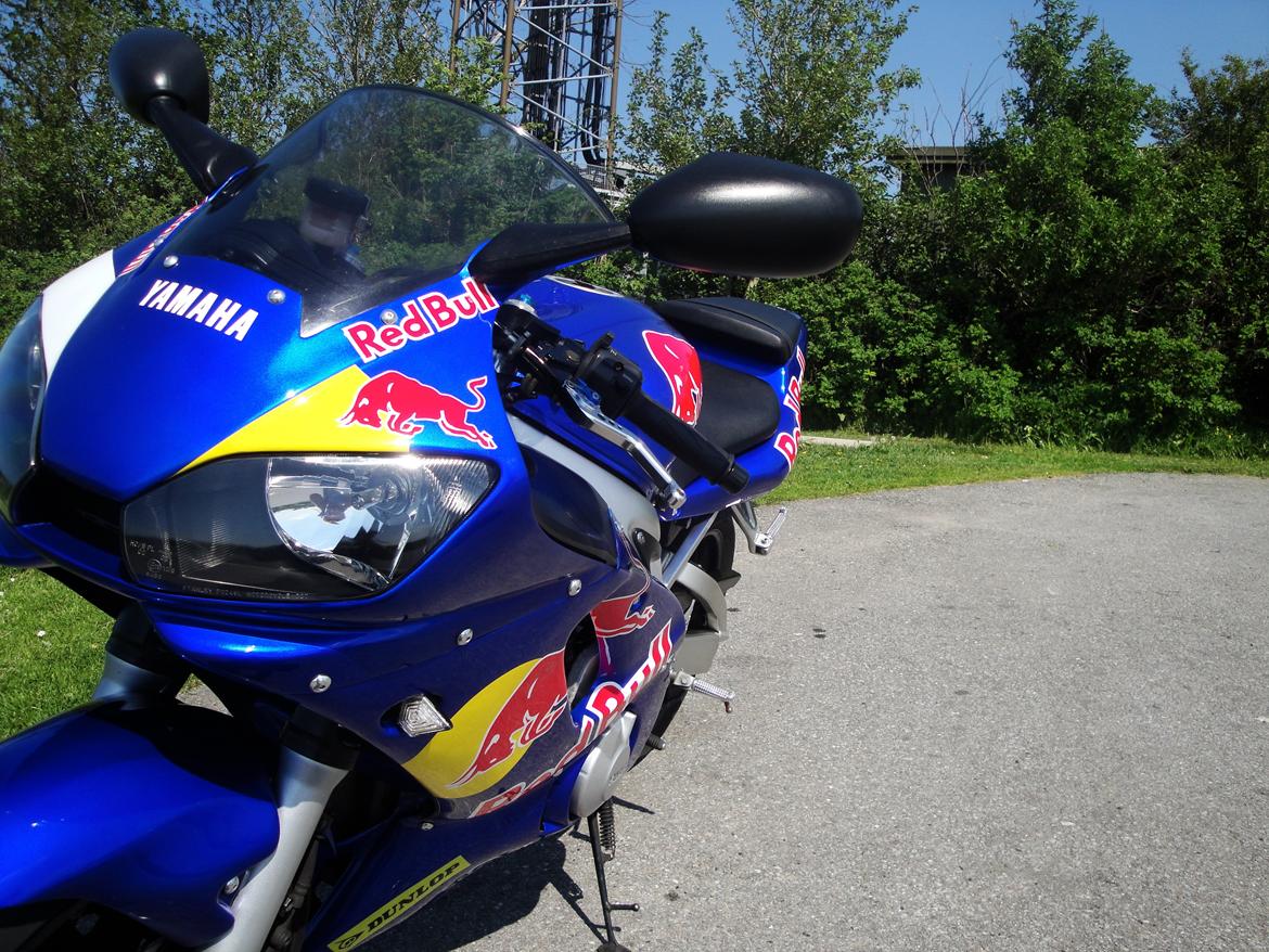 Yamaha yzf r6 redbull billede 1