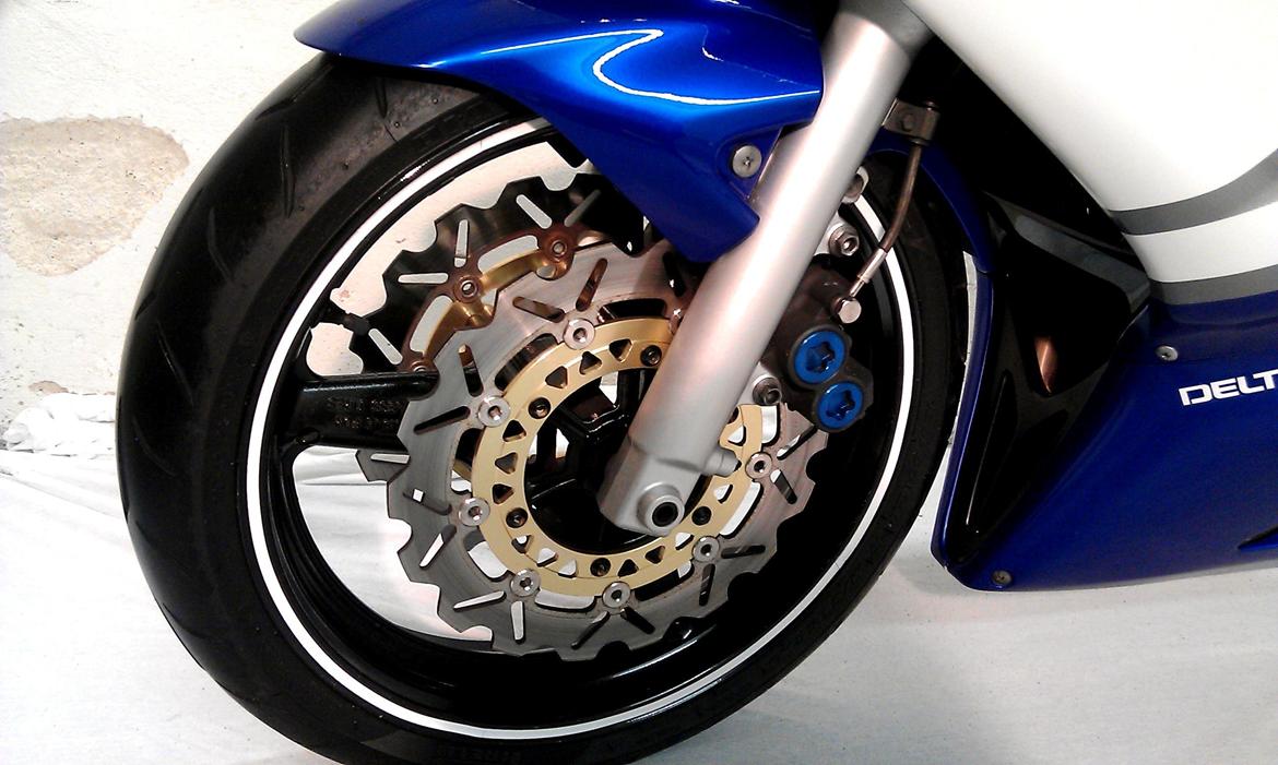 Yamaha R6 billede 3