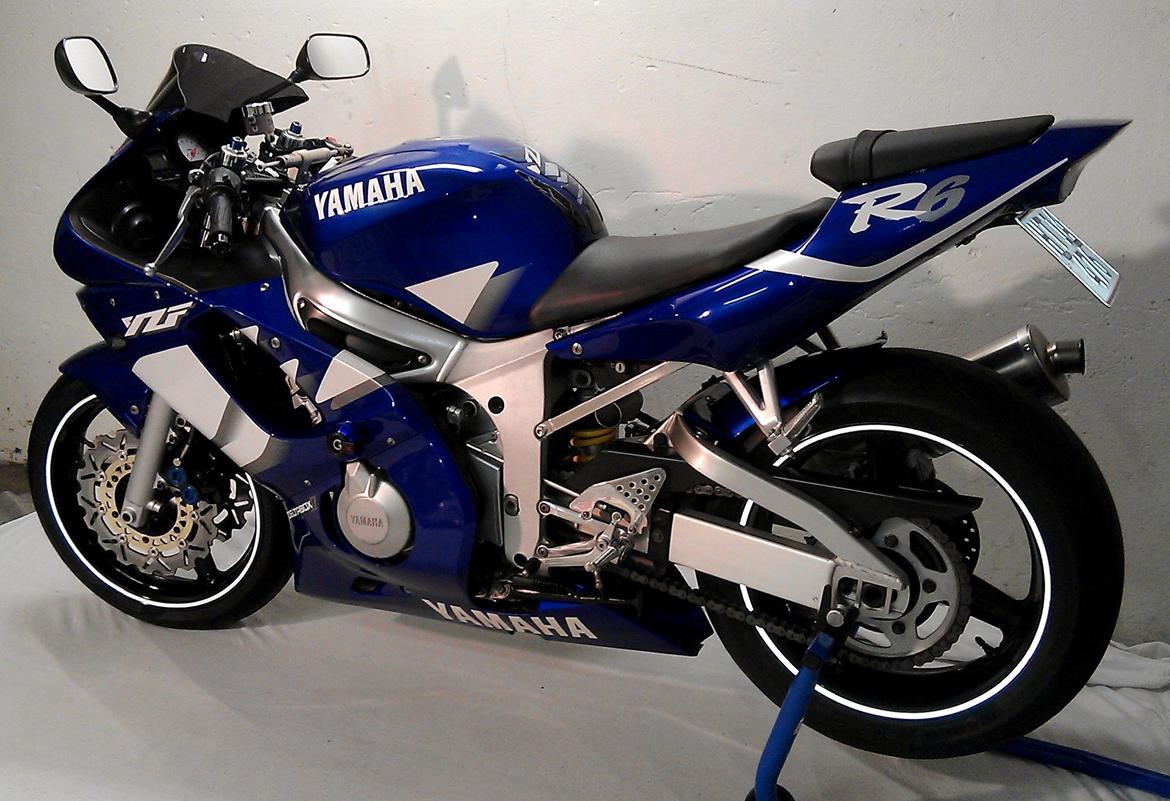 Yamaha R6 billede 1