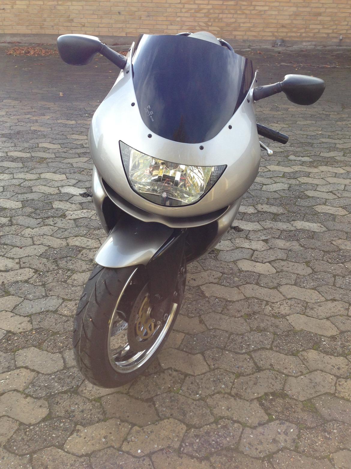 Kawasaki ZX9-R billede 4