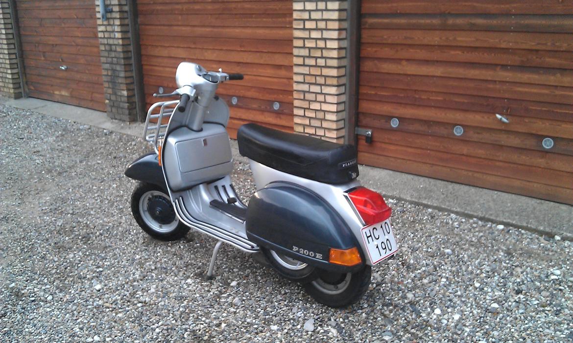 Piaggio Vespa P200E billede 2