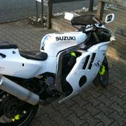 Suzuki GSXR 400