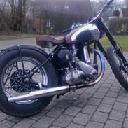 BSA B 31 Bobber