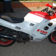 Honda CBR 1000F