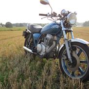 Yamaha XS 400 se