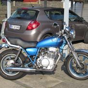 Yamaha XS 400 se