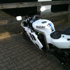 Suzuki GSXR 400