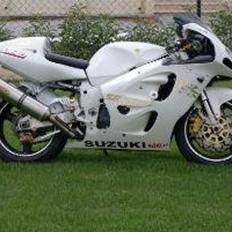 Suzuki GSXR 750