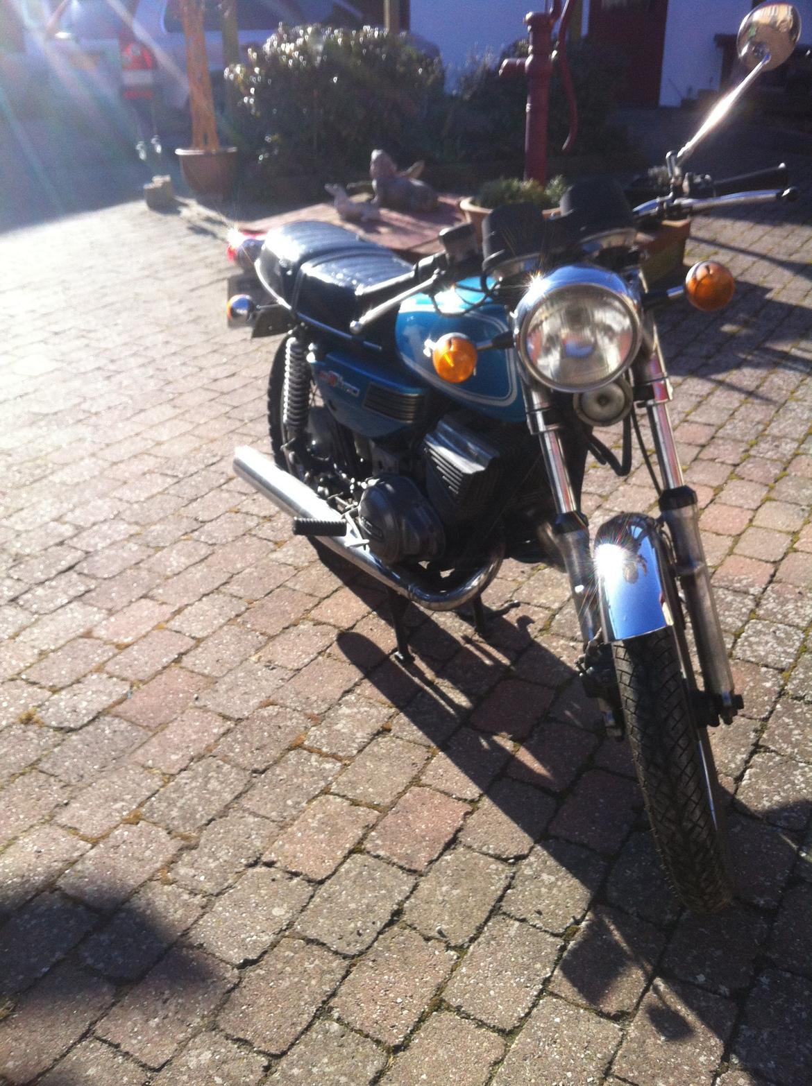 Suzuki GT 250 billede 1