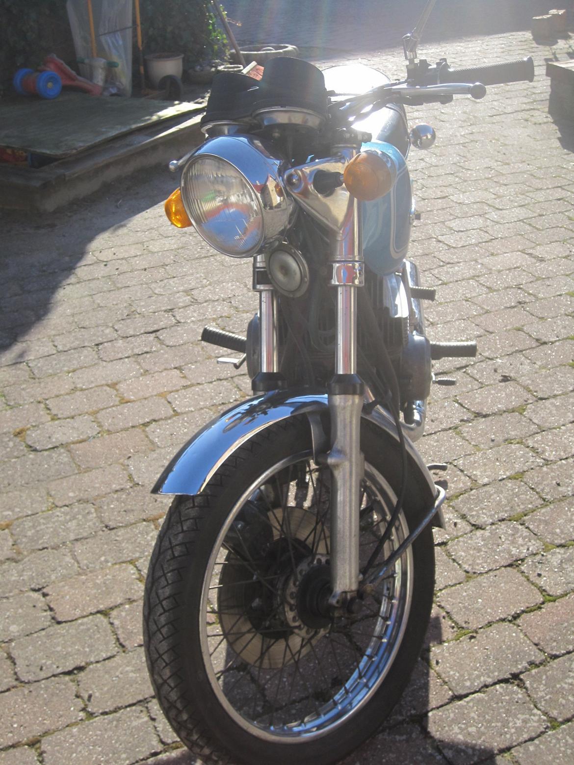 Suzuki GT 250 billede 4