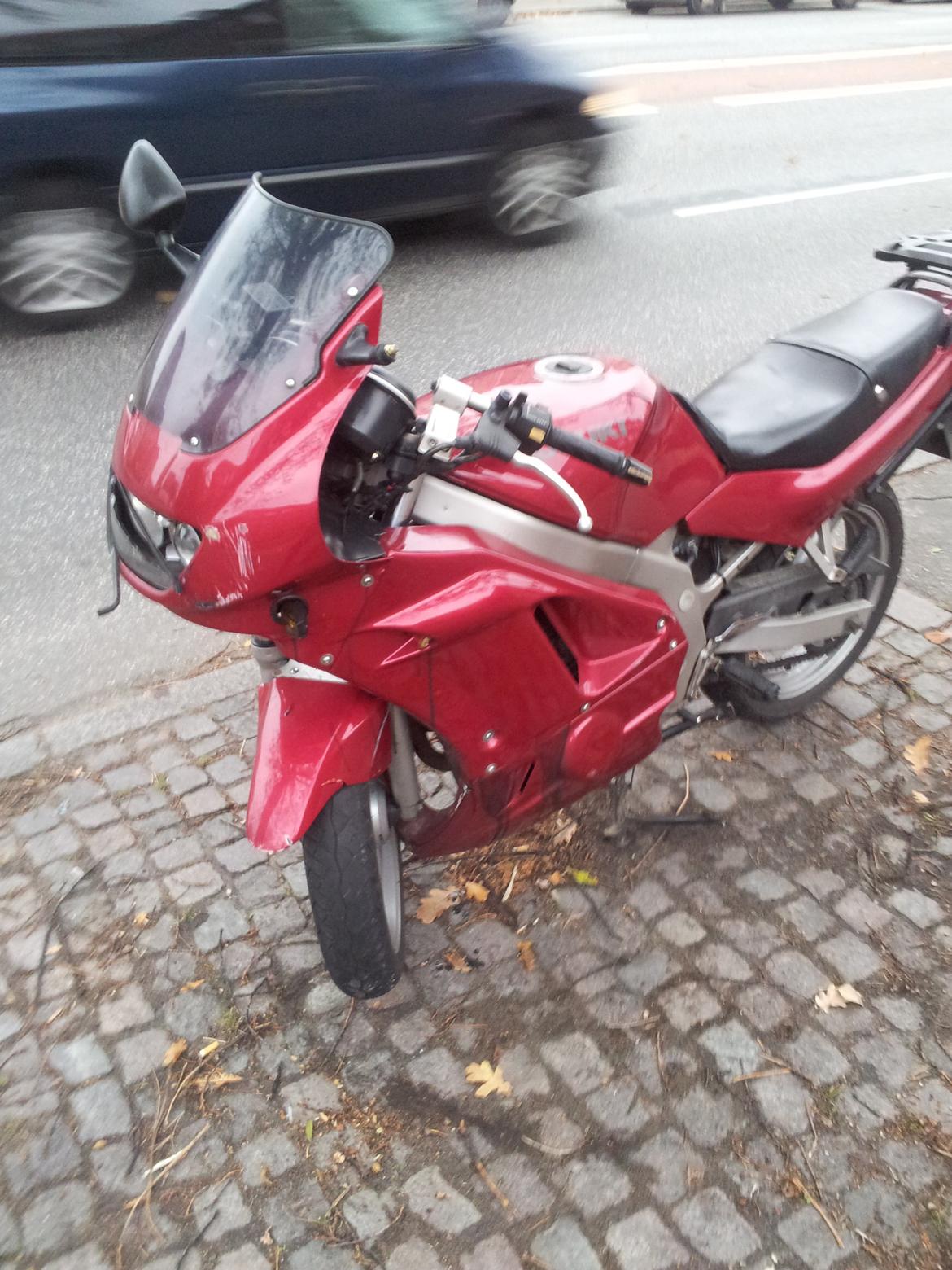 Suzuki GS500E [Totalskadet] billede 1