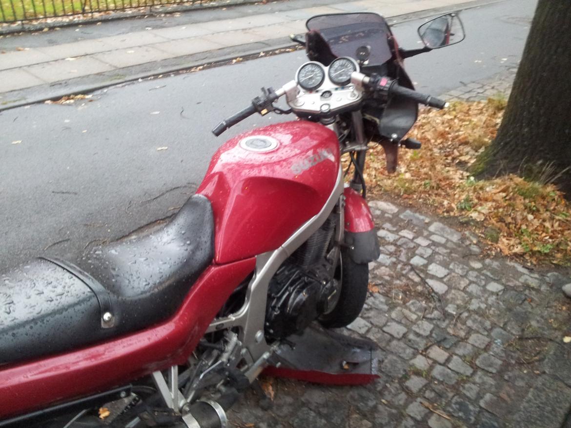 Suzuki GS500E [Totalskadet] billede 2