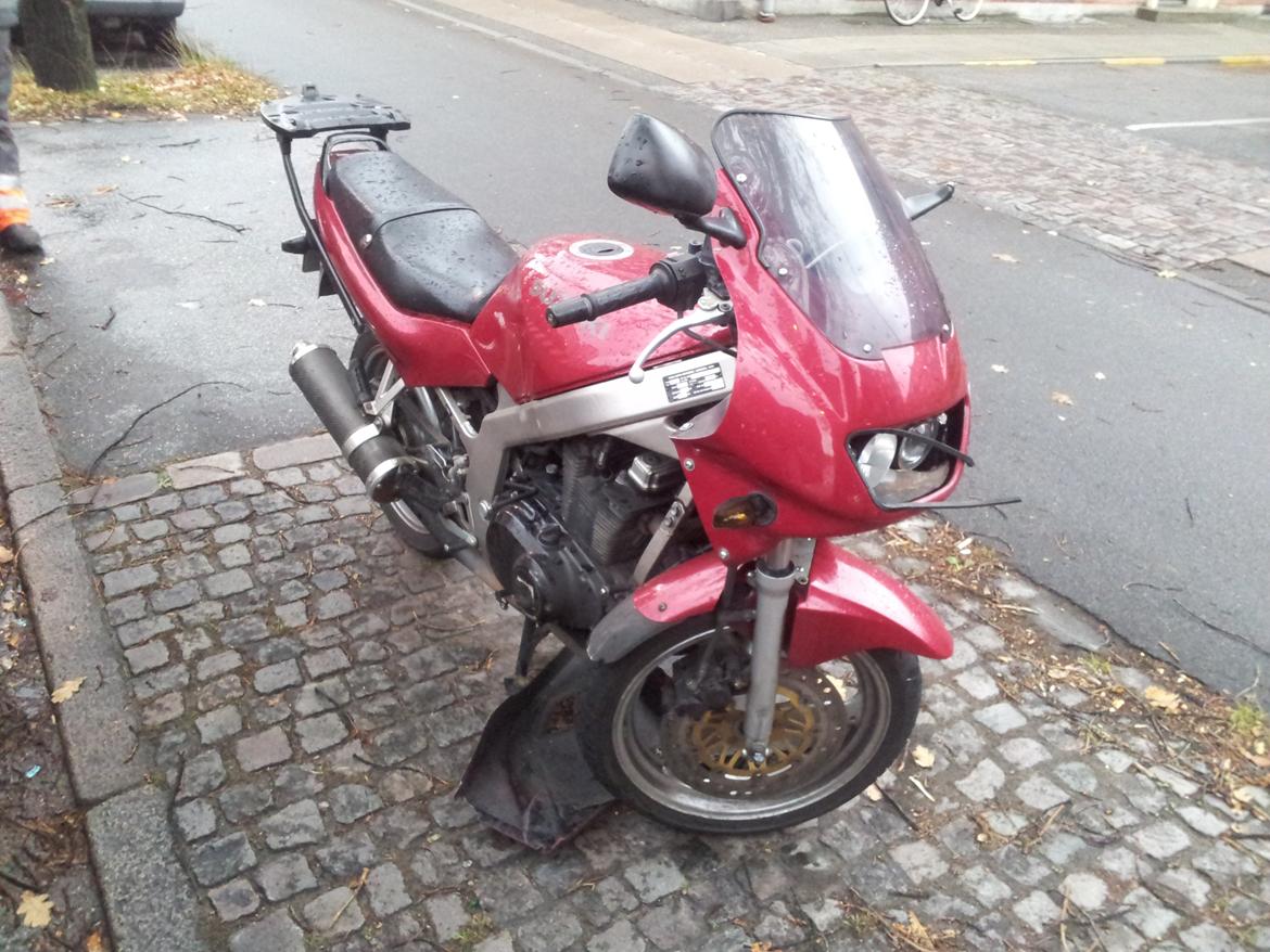 Suzuki GS500E [Totalskadet] billede 3