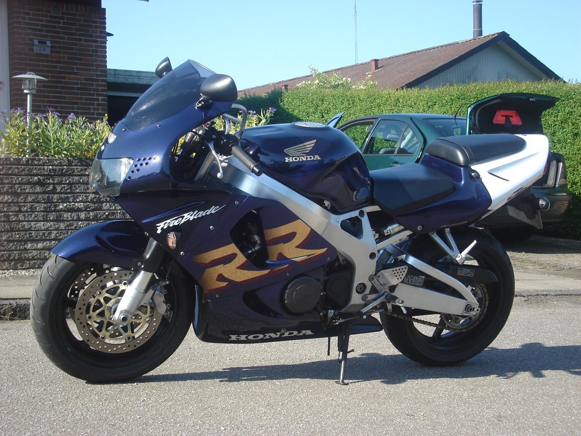 Honda CBR900RR FIREBLADE billede 2