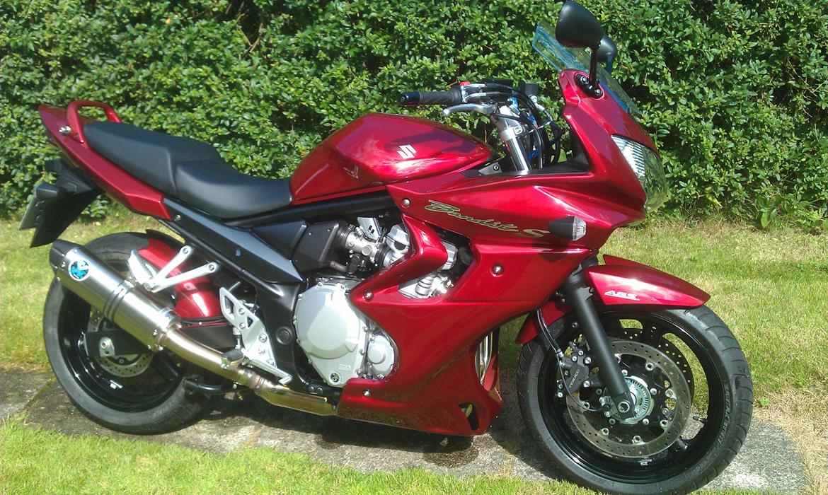 Suzuki GSF 650Bandit - Så kom den ny potte på, det skulle give lidt flere hp... Tja det ved jeg nu ikk, MEN den har fået en FED lyd. billede 4